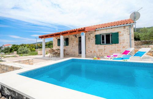 Vineyard House & Olive Grove House - Photo 1