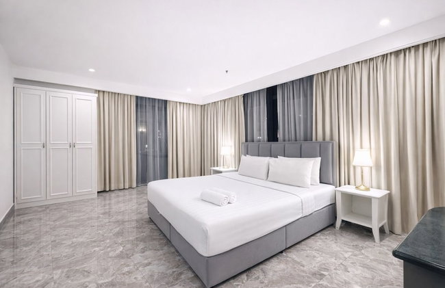 Luxy Service Suites At Times Square - Photo 10