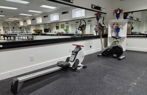 Spacious Coastal Retreat in Buzzards Bay, Quiet & Family-Friendly - Foto 42