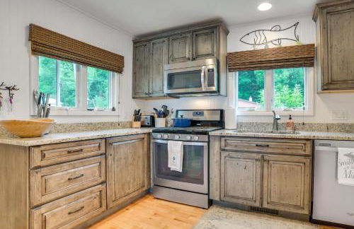 Lakefront Cottage Near Snowmobiling and Nubs Nob! - Foto 7