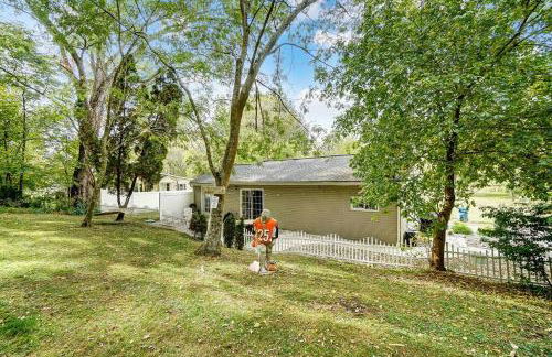 Updated 3bd Cottage on Bike Trail w/ River access! - Foto 46