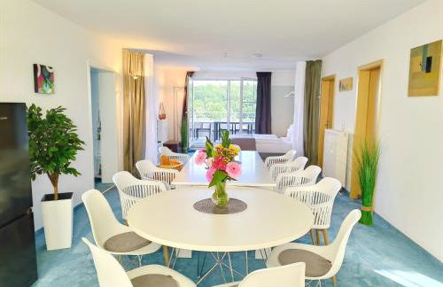 Seeblickapartment für bis zu 12, Nürnberg & Schwabach in 30-35 Minuten zu erreichen, Sauna, Arbeitsplatz, Dachterrasse & Grill - Foto 35