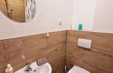 City Apartment - Photo 11