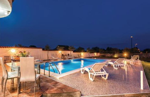 Four-Bedroom Holiday Home In Cista Velika - Photo 14