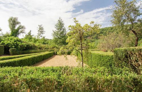 Historic Mansion by River Cénevières - Foto 35