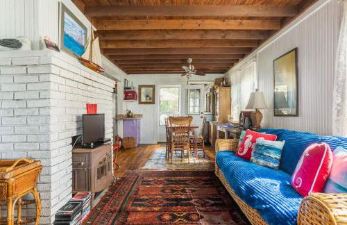 Chill Fire Island Beachfront Cottage with Amazing Bay and Sunset Views, Perfect Location in Fair Harbor - Foto 4