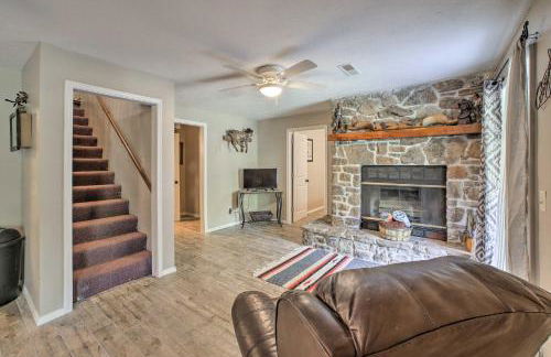 Waterfront Home with Fire Pit on Table Rock Lake - Foto 17