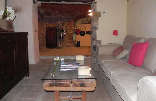 BAIX EMPORDÀ. Increíble casa en pueblo medieval - Foto 18