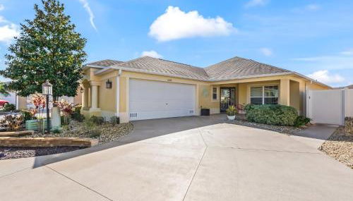 1068 Z4B VILLAGE OF PINE RIDGE by REMAX Premier - Foto 1