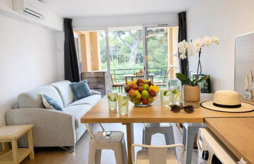 BERGERIE PLAGE Entièrement rénové Prestations Premium Baignoire Balnéo Clim Vue Piscine et parc - Foto 4