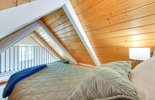 Steps to Sacheen Lake Cute Studio Cabin with Deck - Foto 17