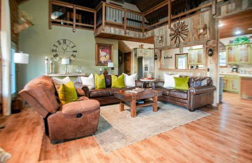 15 Mins to U of A - Pool & Hot Tub - Foto 10