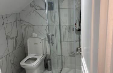 QB Stylish 2 Bedroom Apartment - Smart TV - Wifi - Parking - Foto 9