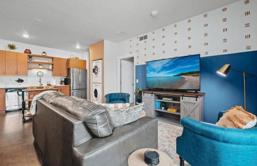 NEW Great Escape 404 2BR Condo Near Downtown and Bay - Photo 40