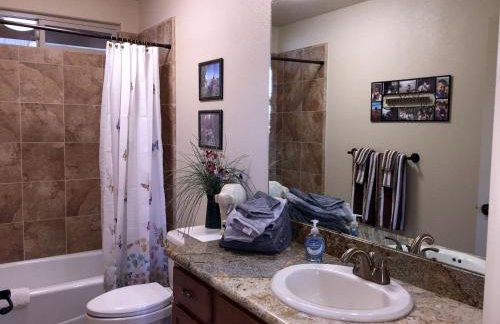 Luxury Cabin Rental with a Fire Pit in Coulterville, California - Foto 21