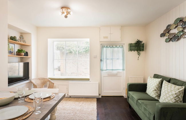 Host Stay Coombe Cottage - Foto 1