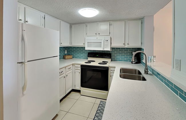 Ocean & Racquet by Distinctive Beach Rentals - Photo 17