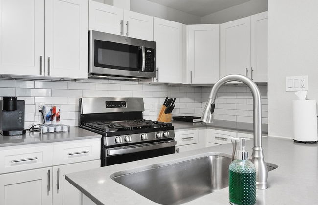 Stylish 1BR Near UT Highland Evonify - Foto 24