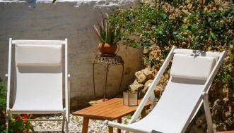 City Central Studio +Private Garden +Amazing View - Photo 4, Garden, sunbed, Garden view