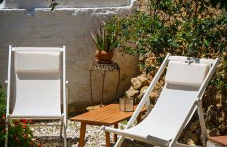 City Central Studio +Private Garden +Amazing View - Photo 4