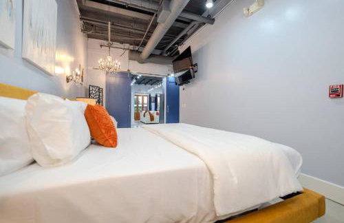 Ground Floor Waterfront on The Rez in Madison - Foto 13