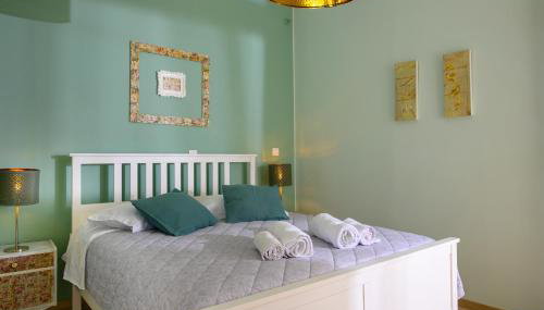 Mansion House - Photo 3, towels