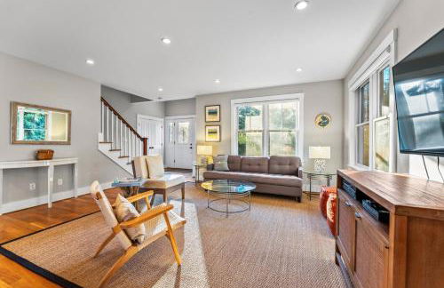 Modern Family Home Walkable to Town - Foto 9