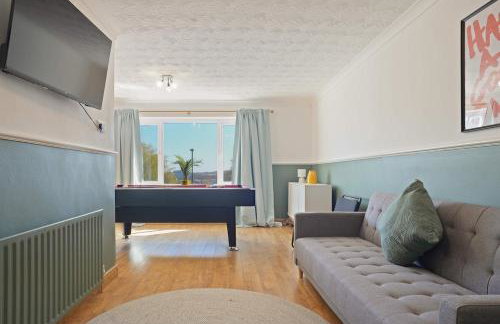 Stupton House, Large 3 Bed House that Sleeps 8 with Full Size Pool Table & FREE Parking - Hosted by Stay Host Save - Foto 37