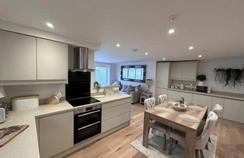 2bed Ground Floor flat + garden - Foto 9