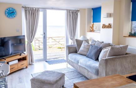 Superb Cintra Beachside Apartments - Photo 6