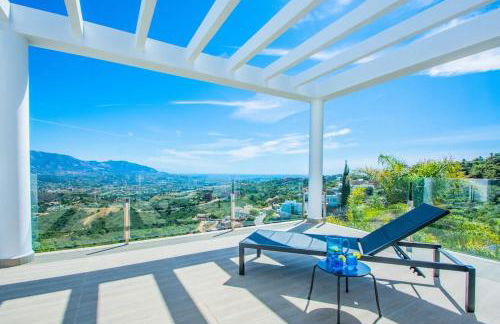 weforyou Exclusive Villa Mairena Private Pool BBQ & Views - Photo 20