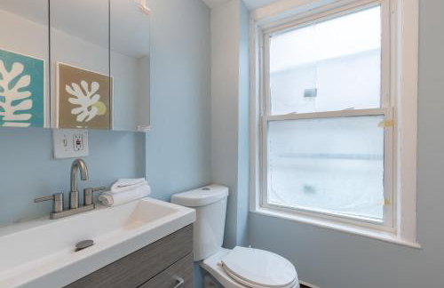 Central 3 Bed 1 Bath in Historic Building - Foto 9