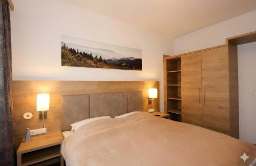 FeWo Auszeit am Lift I Direkt an der Skipiste I Whirlpool-Wanne I Tiefgaragenstellplatz I 2min zum Wanderweg - Foto 7