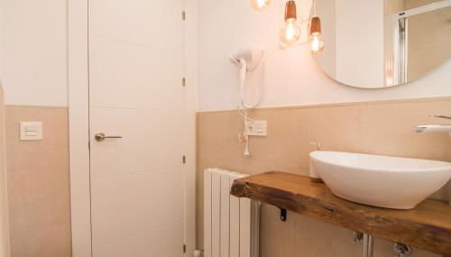 Amplio y moderno apartamento en el centro Granada - Foto 2