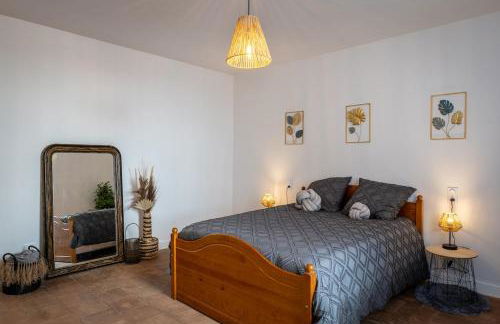 Au Paradis Des Anges maison de village climatisé avec jardin - Foto 16