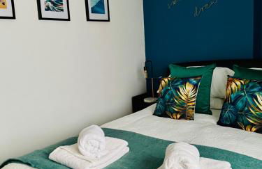 Cherry Blossom Apartment - 3 bed, parking, garden - Photo 37