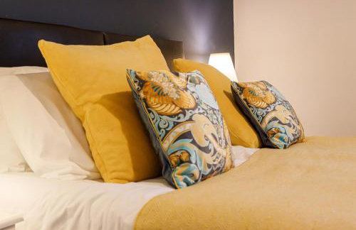 Bright and Well-Kept 3-Bed Property! Free Parking - Foto 28