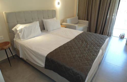 Paradise Hotel & Bar - Photo 32