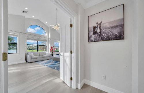 Lake Luxe Equine, Waterfront, Screened-in Pool, Hot Tub - Lake Views! Hosted By Relaxtay - Foto 5