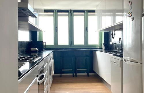 Stylish well-connected beachfront flat - Foto 37