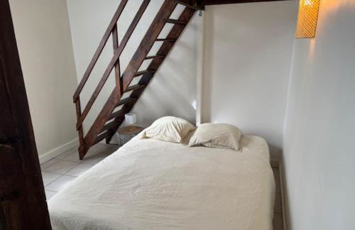 OULLINS T3 COSY 70M2 - 6 Pers 2 Chambre - 2 Mezzanines Métro & centre à Pied - Foto 9