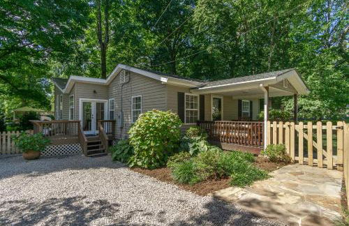 Charming Pet-Friendly Cottage Walkable to Town! - Foto 8