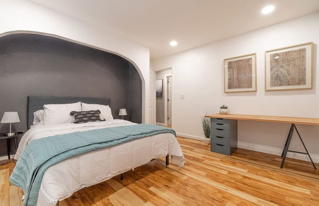 Vibrant Boho Family Home 3 Bed Pet Friendly UNR - Photo 9