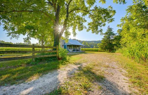 Hot Tub and Creek Views Secluded Perryville Cabin - Foto 34