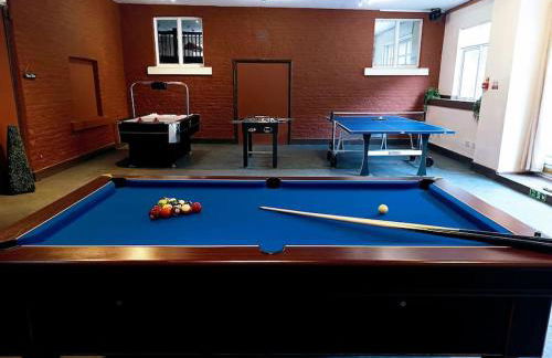 The West Wing at Eriviat Hall Hot Tub - Photo 36