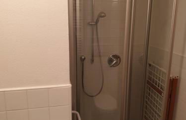 Ampio appartamento su 2 livelli con garage coperto - Foto 11