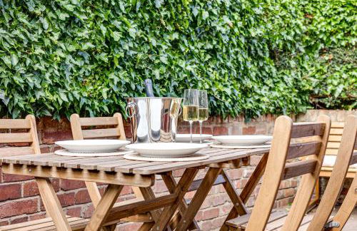 Hidden Gem Hideaway w/ Free Parking - Photo 33