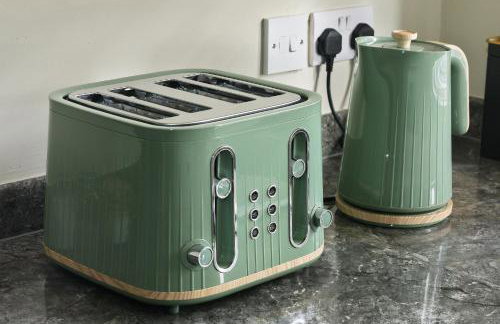 Home from Home 4 Bed - Ideal for Workers & Great for Groups, FREE Parking, Spacious, Pet Friendly Netflix - Foto 43