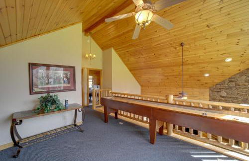 Maggie Valley Cabin with Private Hot Tub and Game Room - Foto 8
