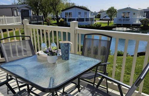 Premium Caravan - Sleeps 6 - Parking - Pool - Foto 15